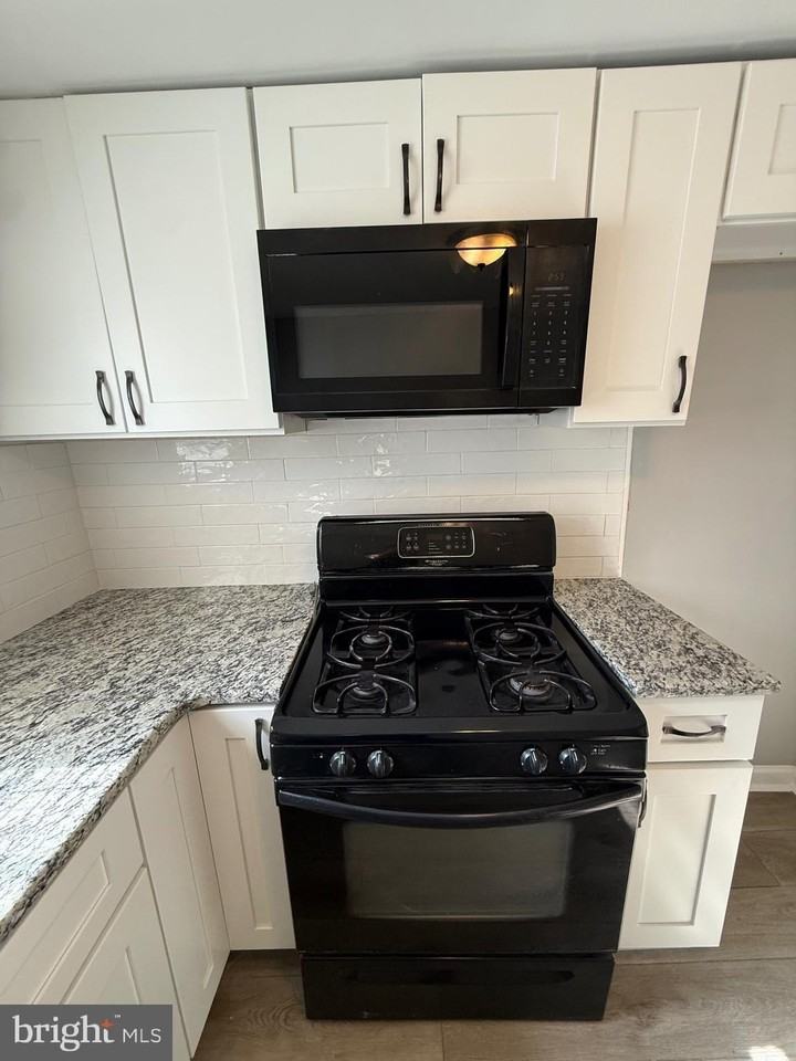 2140 E Ann St - Photo 5 of 22