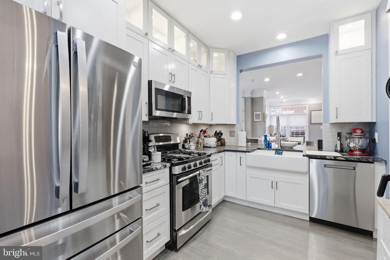 1329 N Barton St - Photo 2 of 19