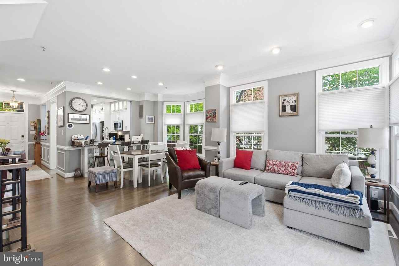 1329 N Barton St - Photo 4 of 19