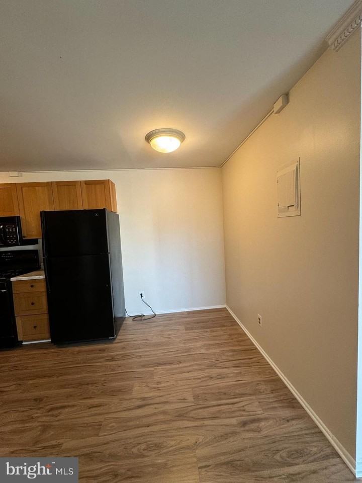 214 Locust St Se #118 - Photo 6 of 17