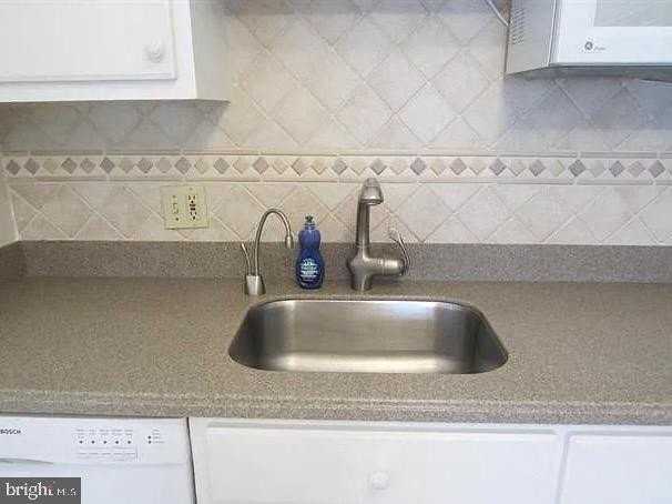 1452 Dewberry Ct - Photo 5 of 20