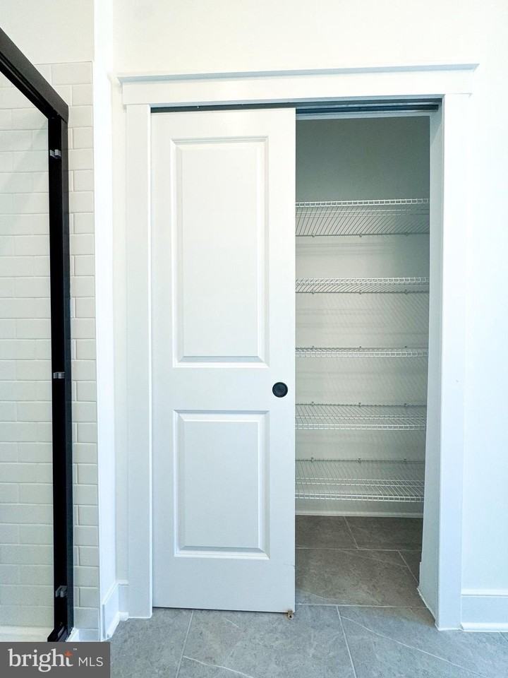 9101 Creek Bottom Ln - Photo 6 of 40