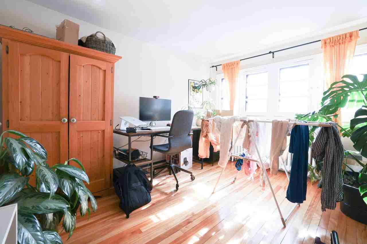 466 MacLaren Street #1 - Photo 4 of 10