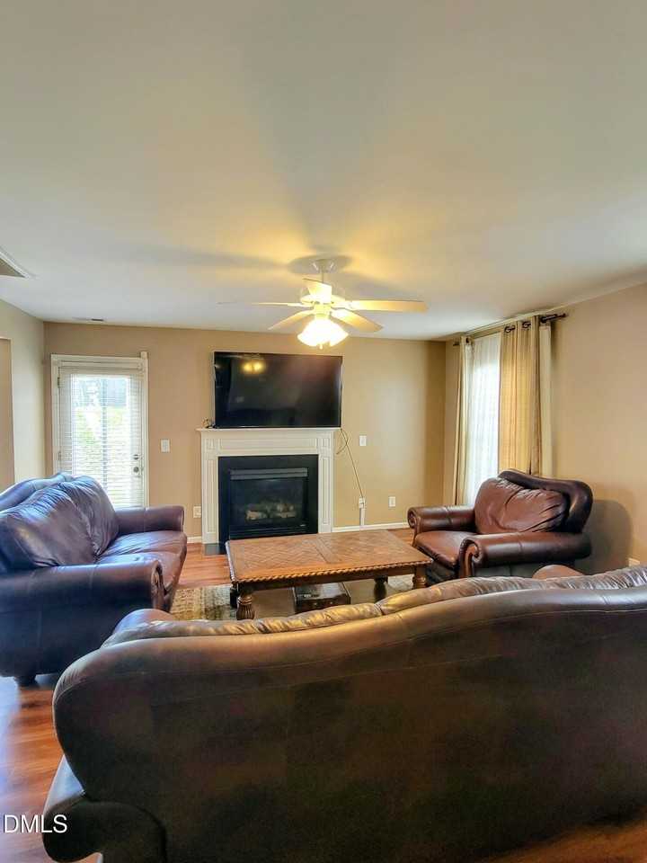 3742 Horseshoe Farm St - Photo 7 of 16