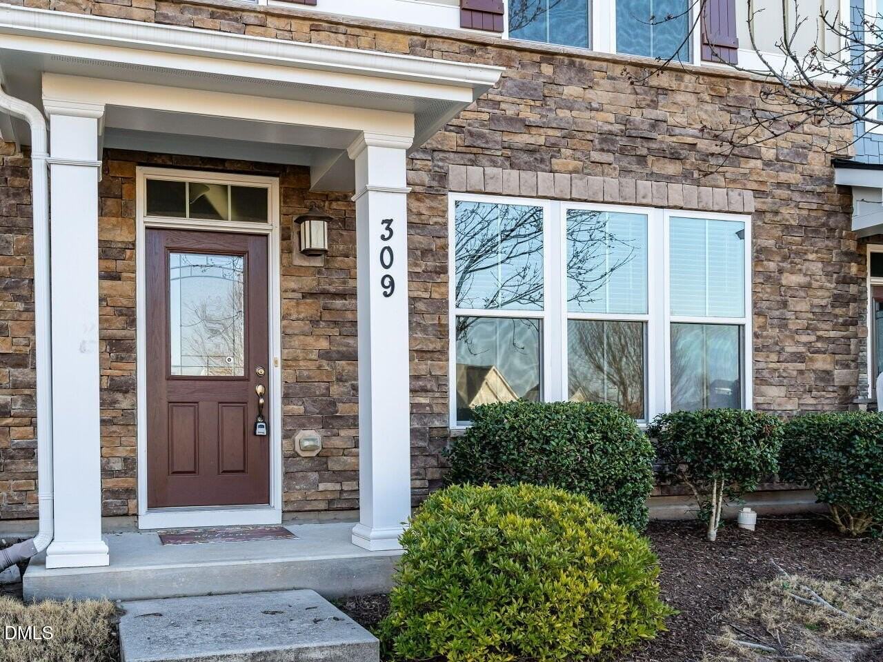 309 Roundhouse Ln - Photo 3 of 27