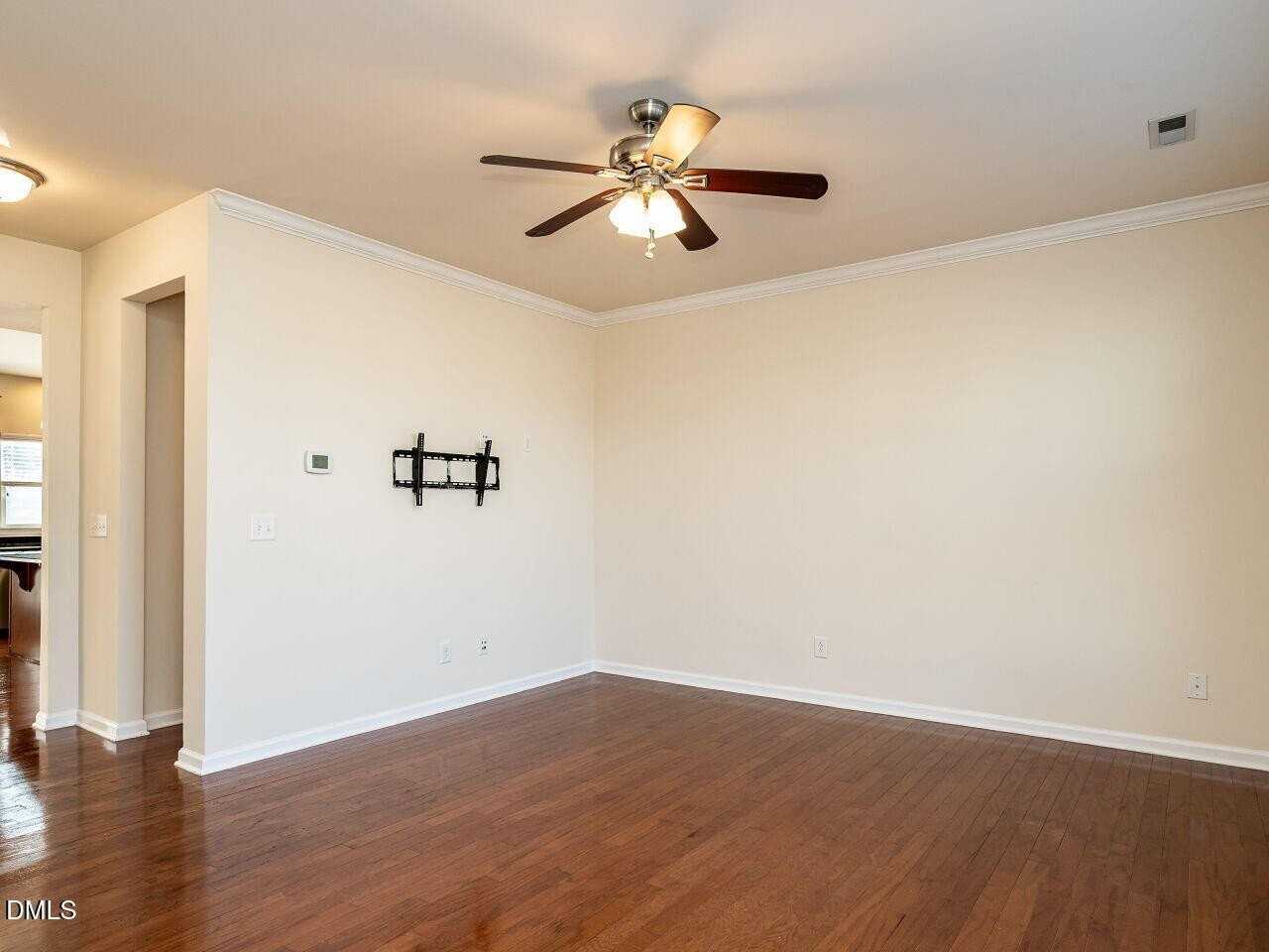 309 Roundhouse Ln - Photo 5 of 27