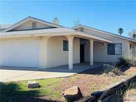 featured image of 2531 Country Club Dr