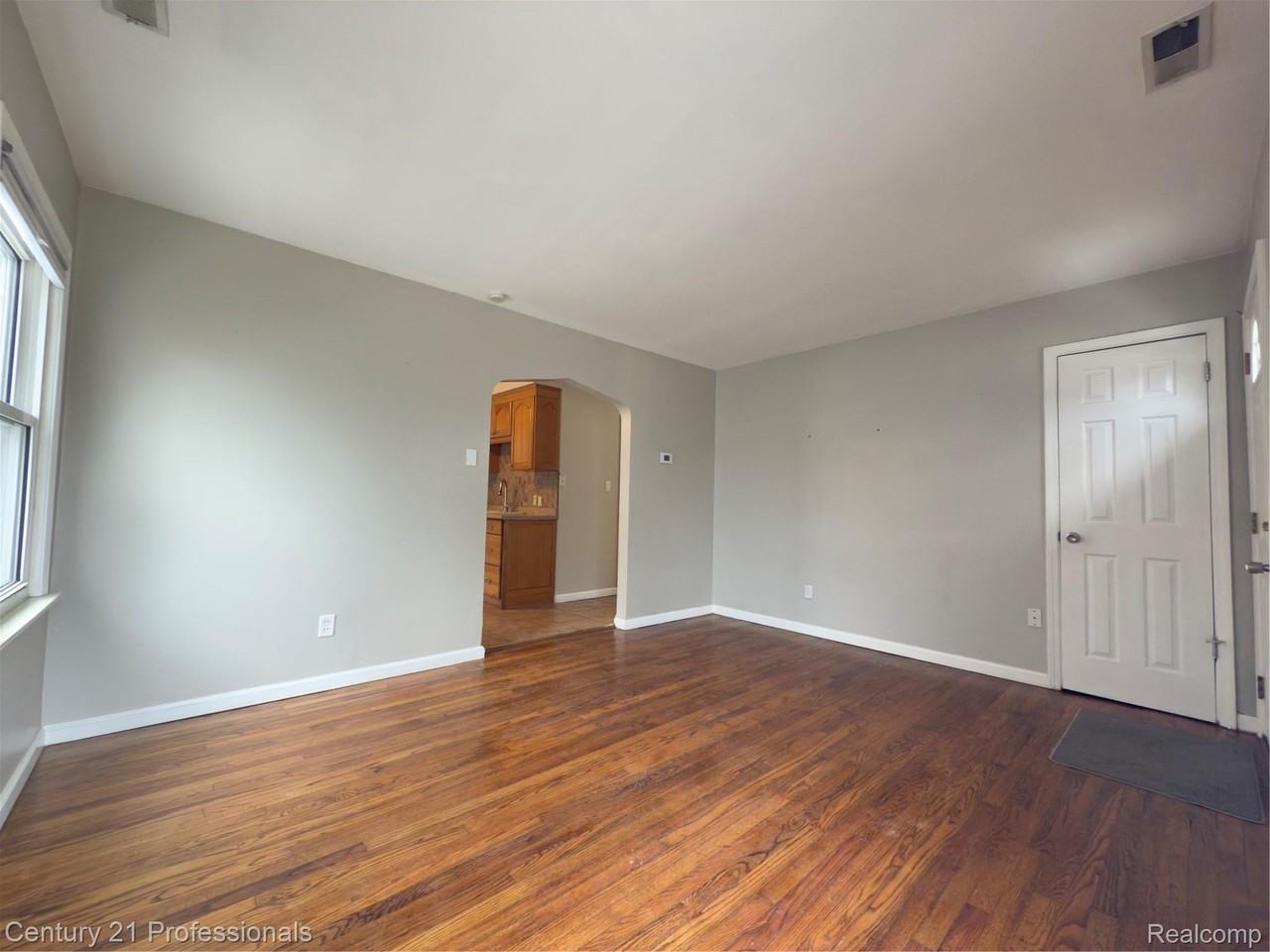 95 E Dallas Ave - Photo 5 of 15
