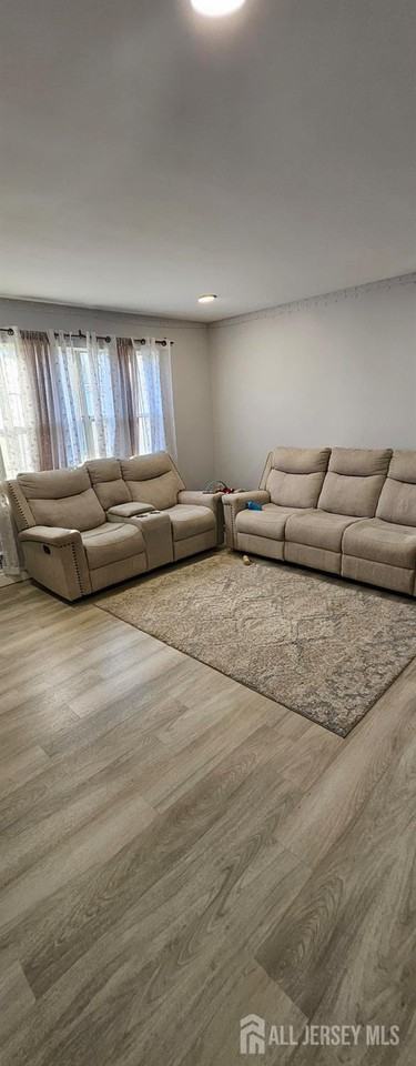 214 Gambocz Ct - Photo 3 of 10