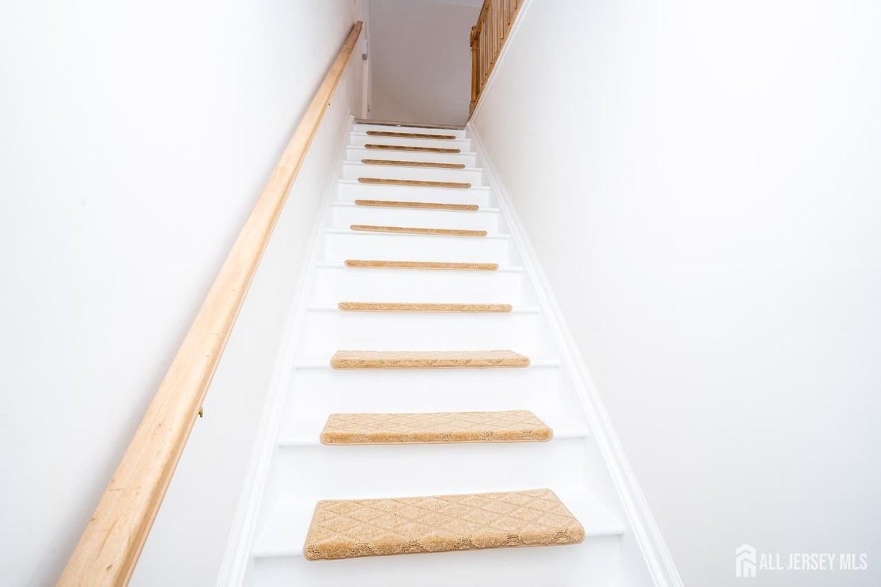 32 Tanglewood Ct - Photo 4 of 27