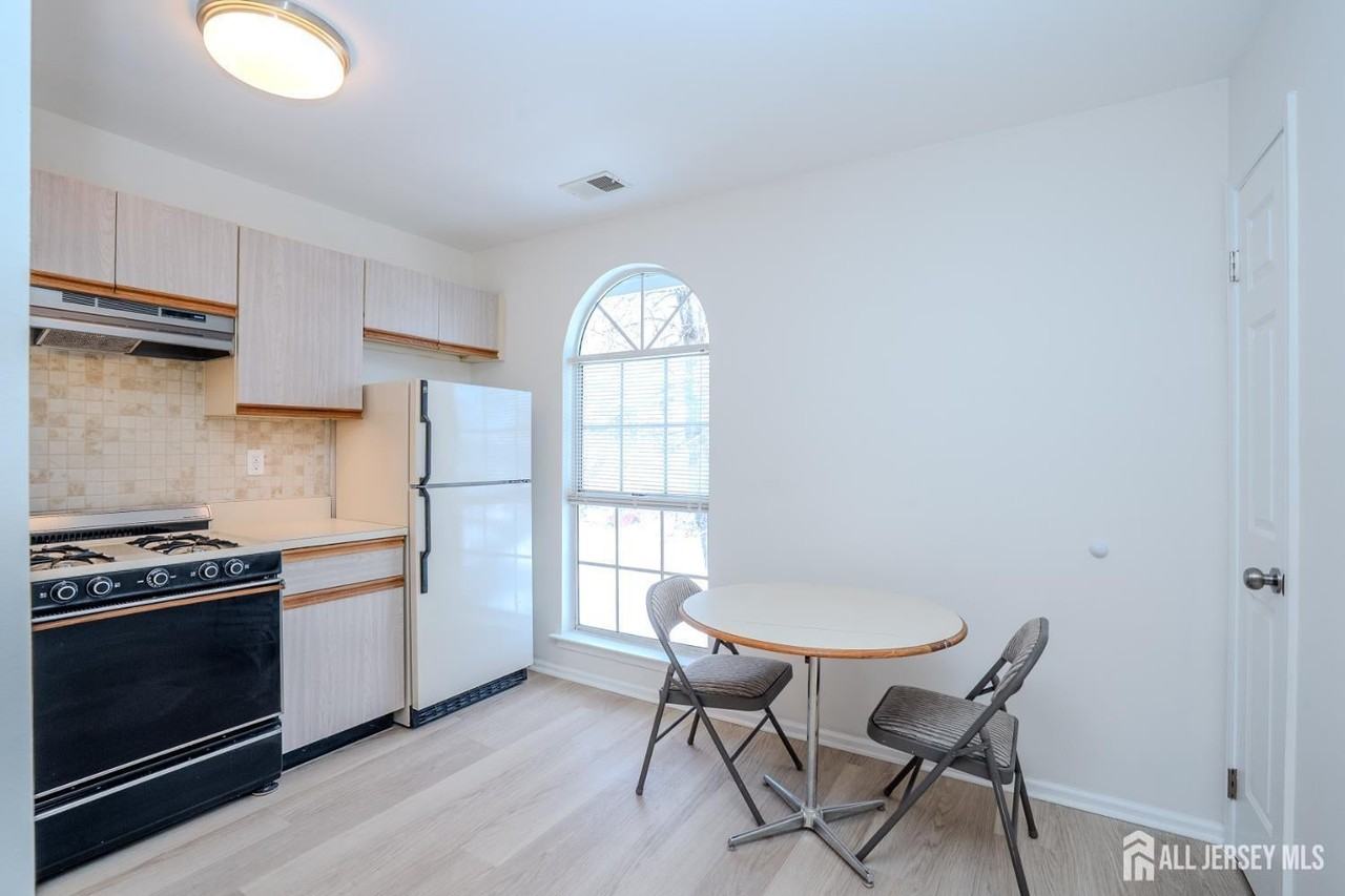 32 Tanglewood Ct - Photo 7 of 27