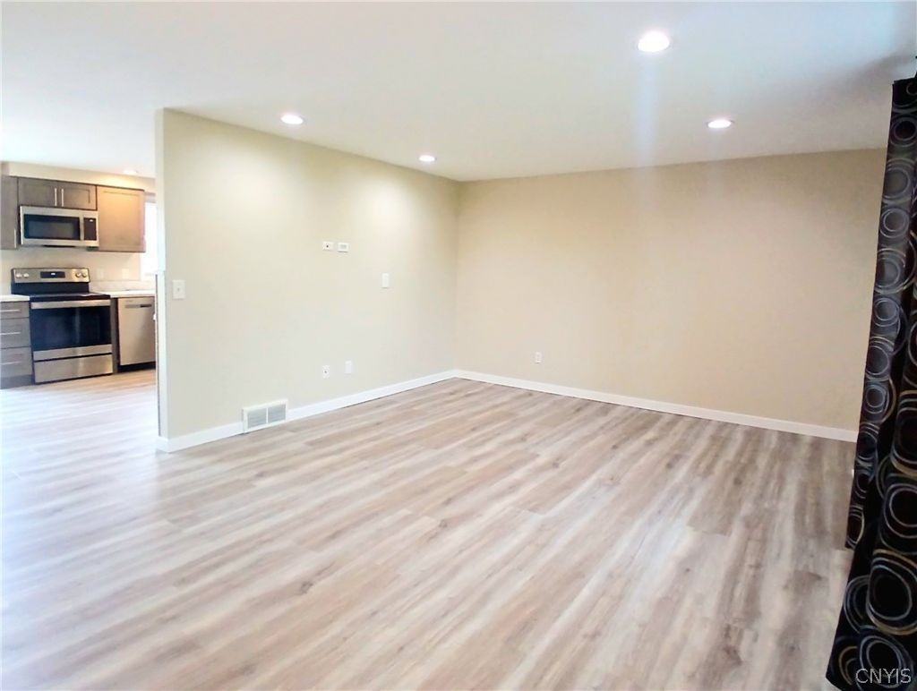 8244 Mantova Dr - Photo 2 of 20