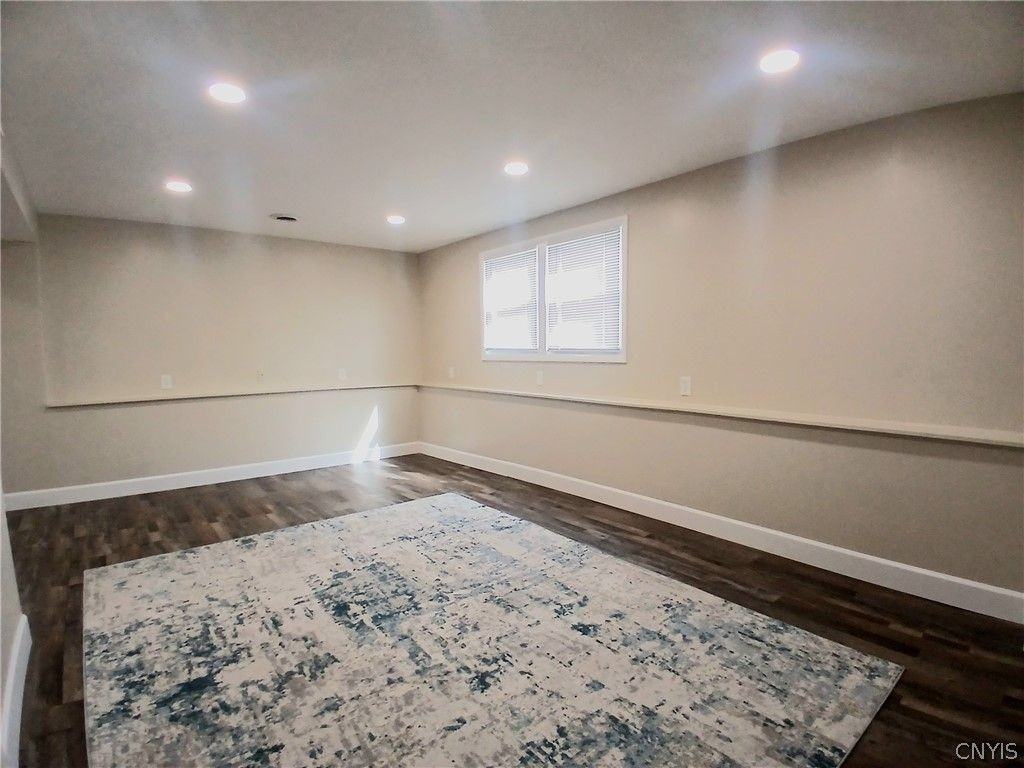 8244 Mantova Dr - Photo 7 of 20