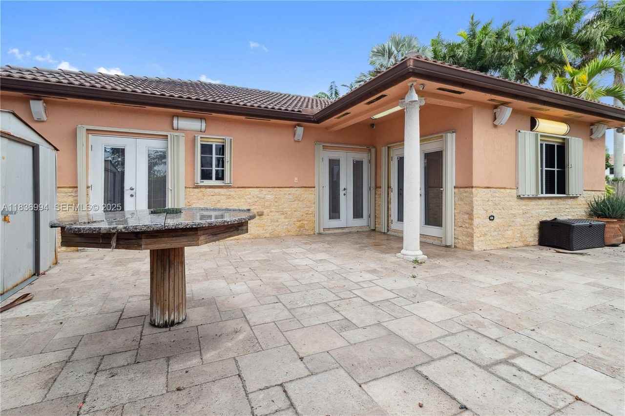 23160 Southwest 113th Avenue - Photo 7 of 32