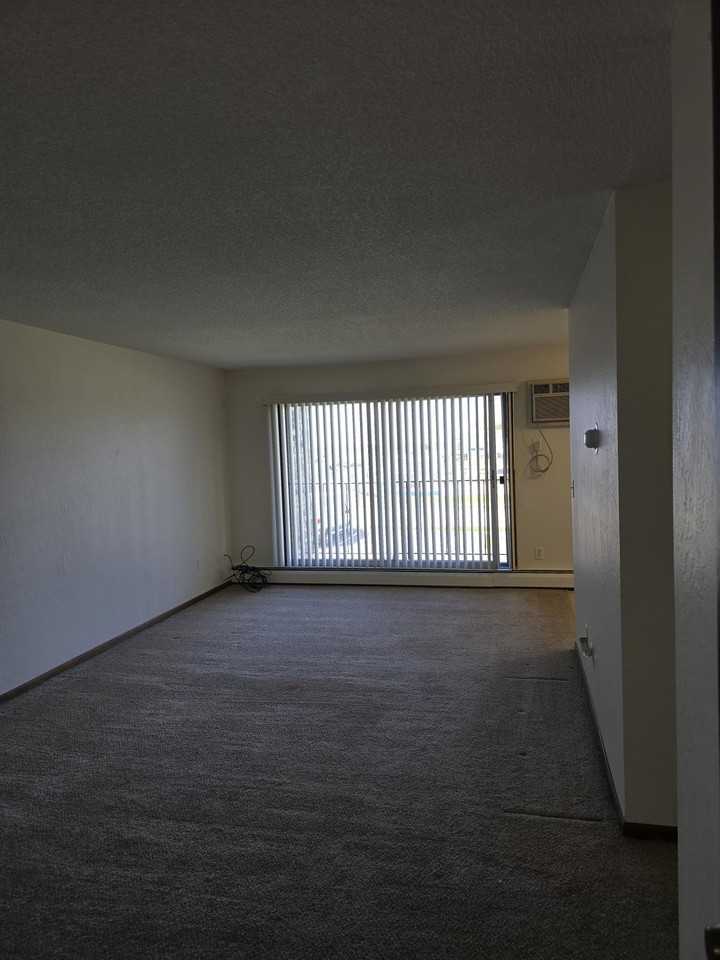 969 Greenway Ave N #204 - Photo 2 of 12