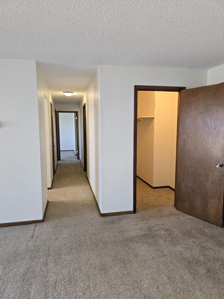 969 Greenway Ave N #204 - Photo 3 of 12