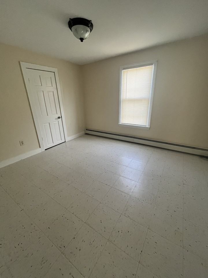 19 Ticonic St #1 - Photo 5 of 6