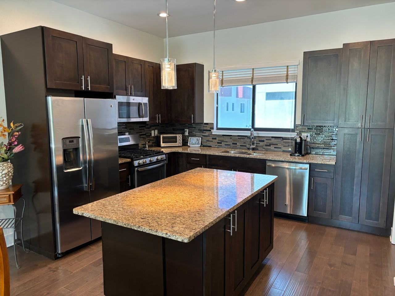 130 8th St N #1 - Photo 4 of 25