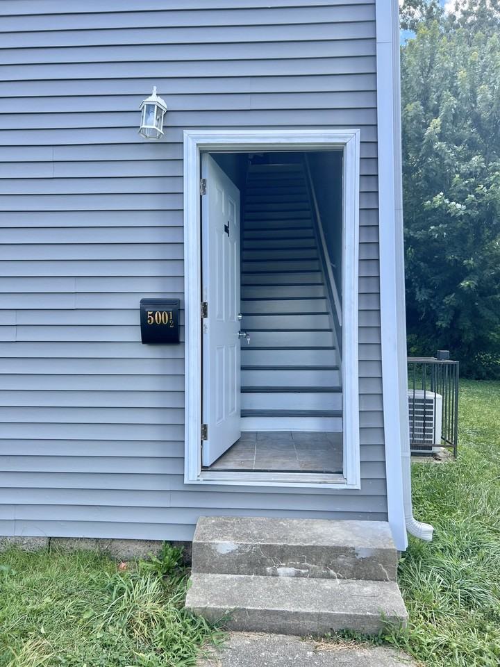 500 Beecher Street - 500 1/2 #1-2 - Photo 2 of 9