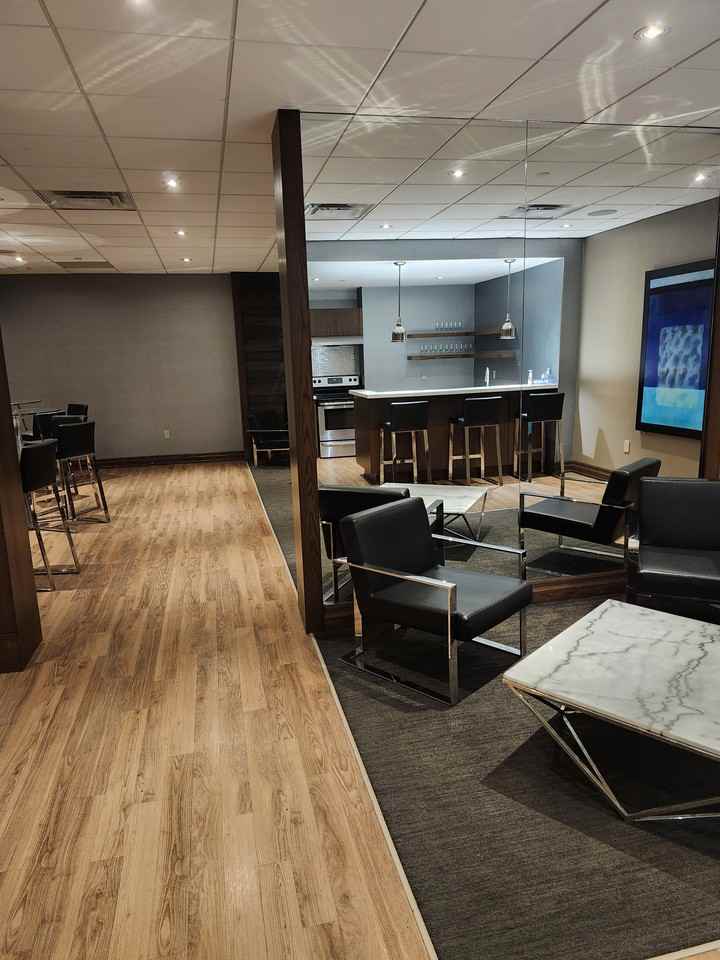 598 A Wellington Street West #598 A - Photo 6 of 18