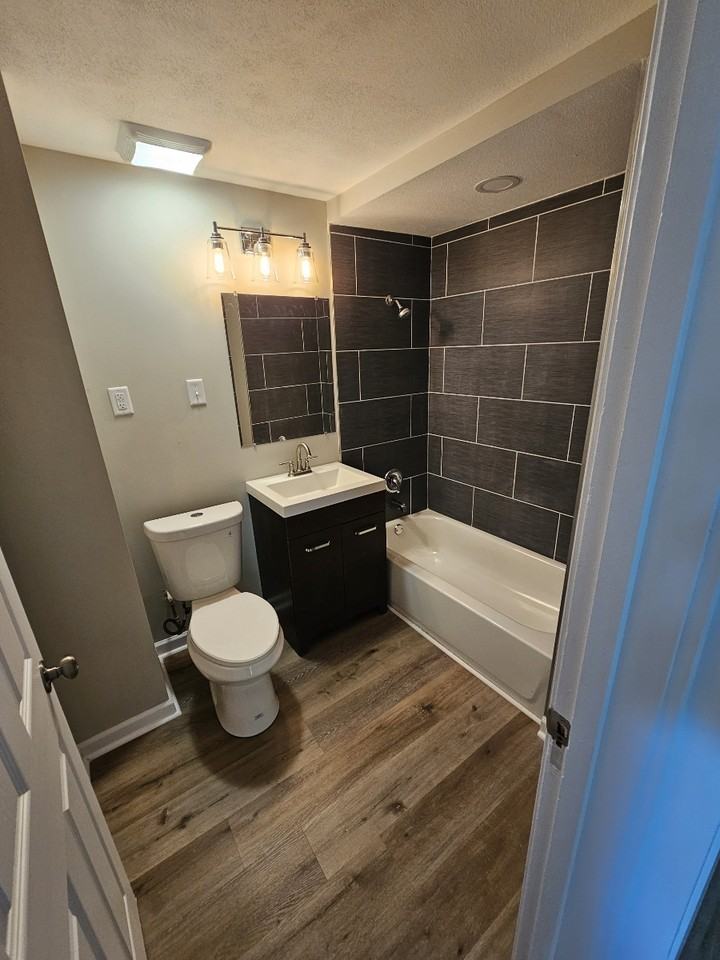 1418 22nd Ave #2W - Photo 2 of 11