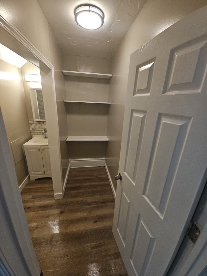 333 S Gardiner Ave2 #2 - Photo 4 of 11