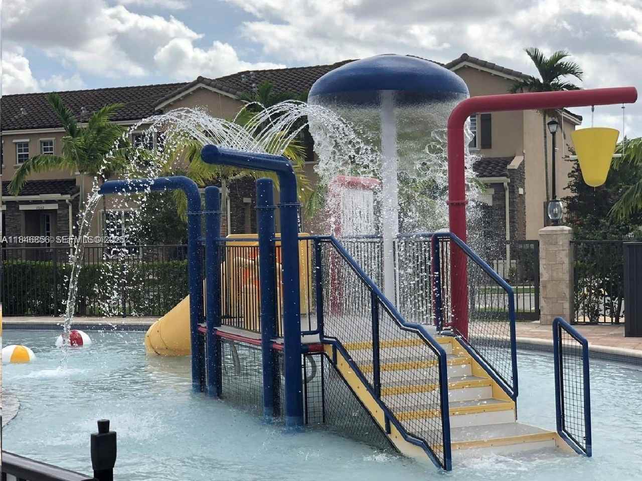 17120 Southwest 95th Street #17120 - Photo 4 of 18