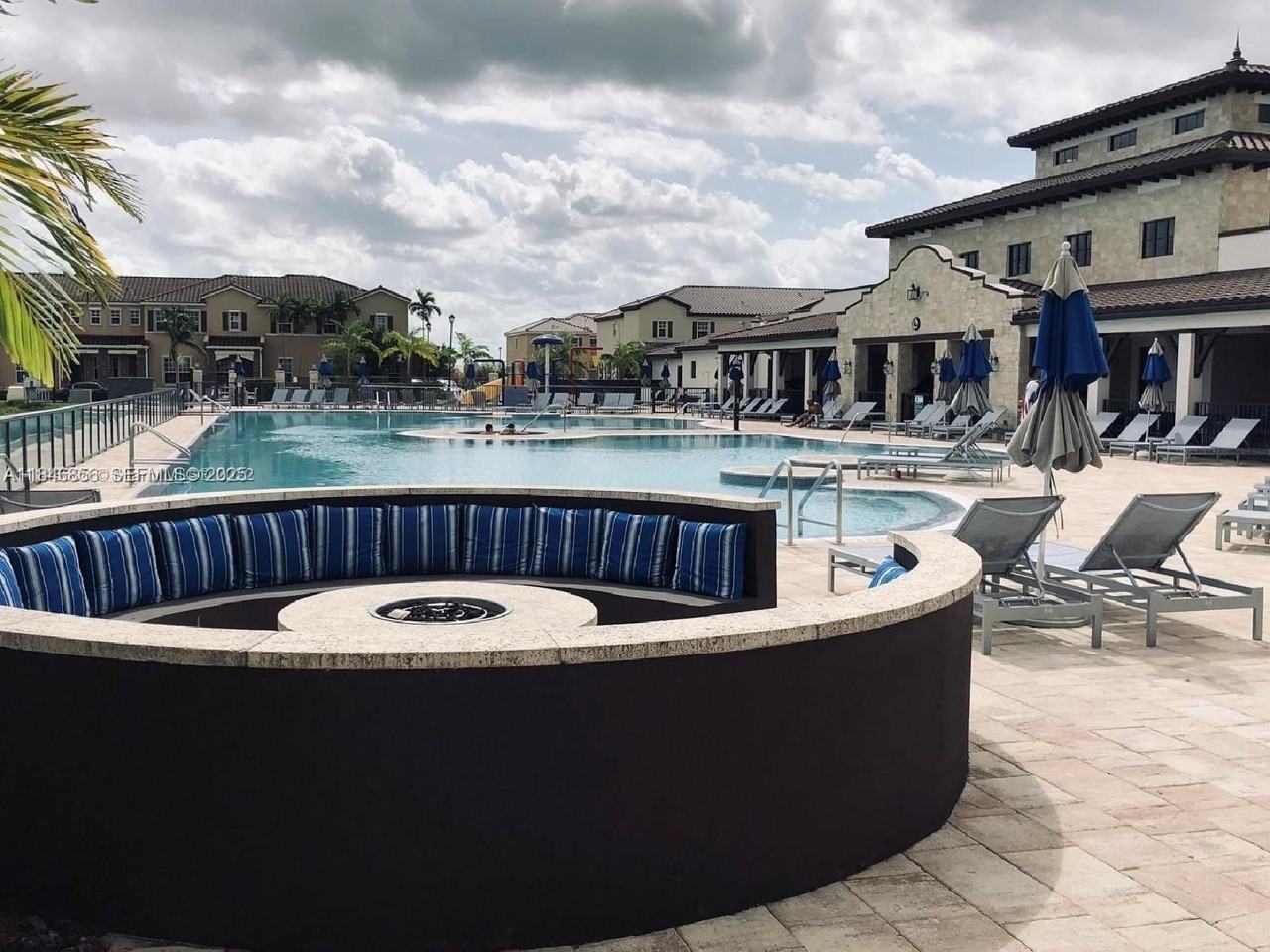 17120 Southwest 95th Street #17120 - Photo 5 of 18