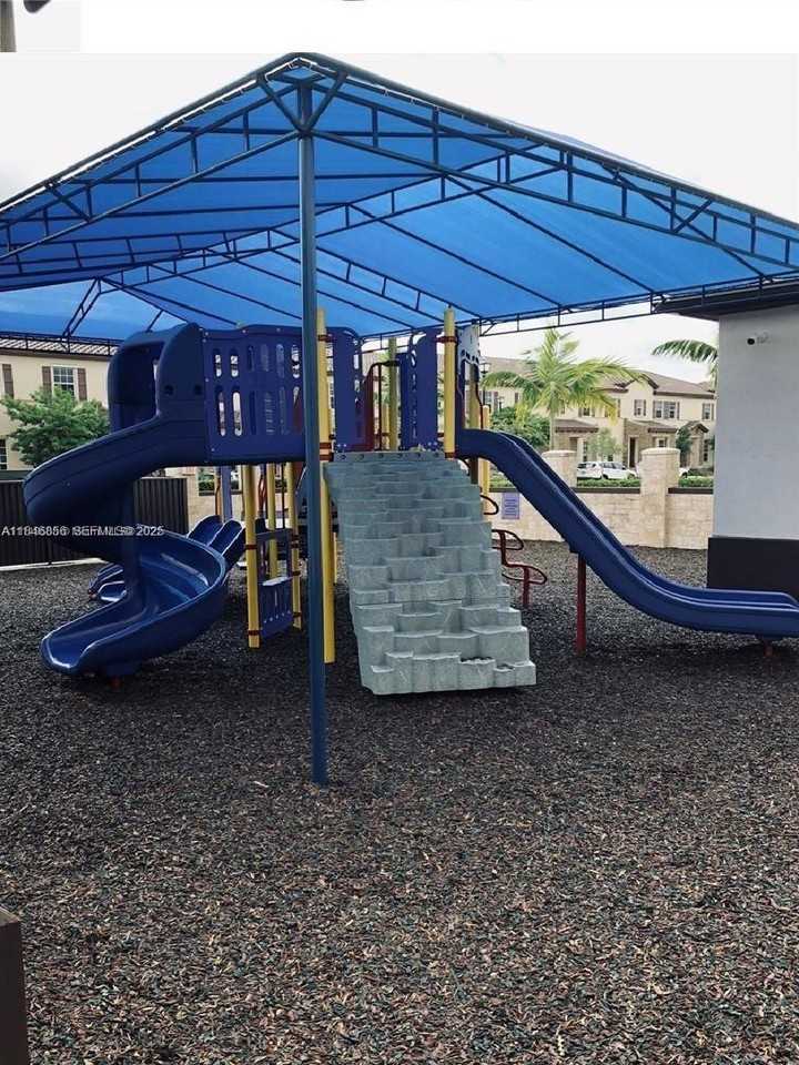 17120 Southwest 95th Street #17120 - Photo 6 of 18