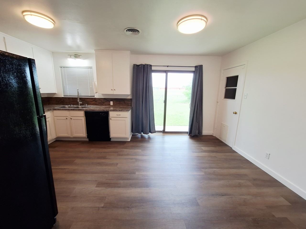 907 Jefferis Ave #1 - Photo 5 of 15