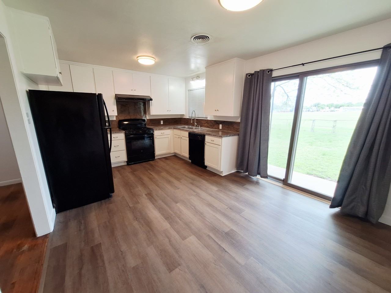 907 Jefferis Ave #1 - Photo 6 of 15