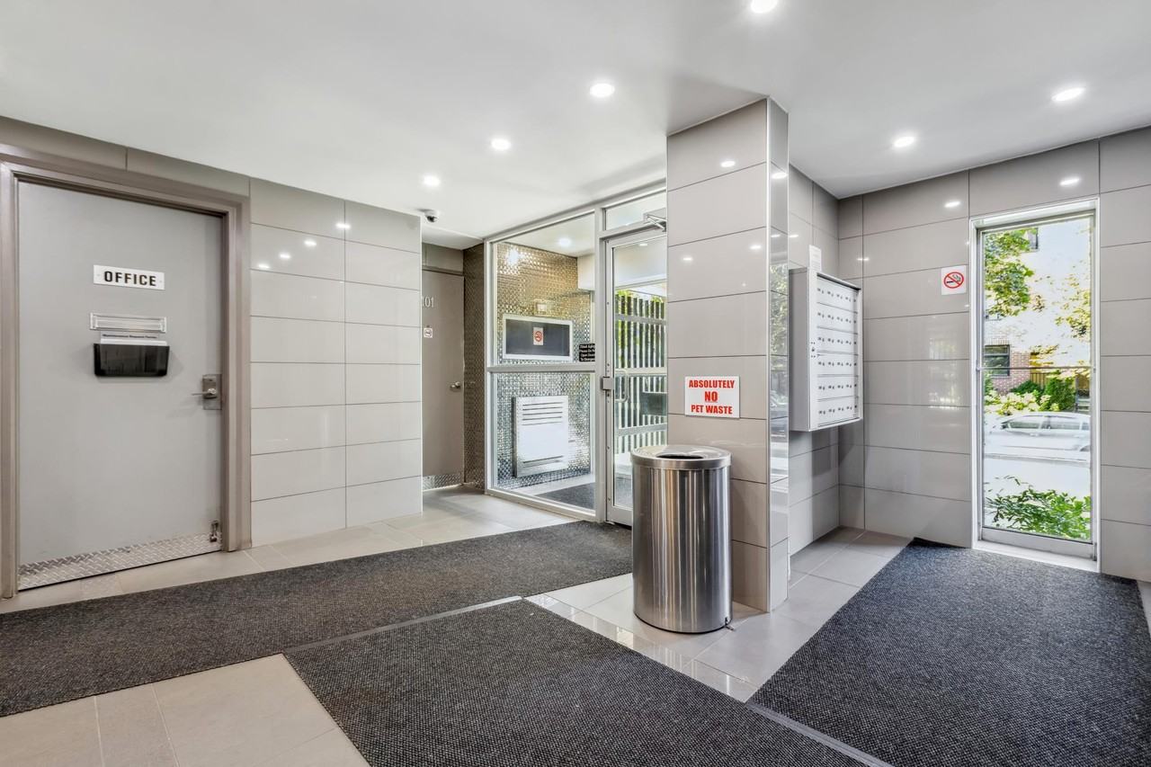 Clarence Street Apartments - Photo 6 of 28