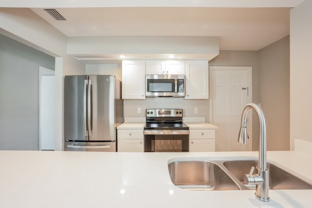 1355 Interstate Dr - Photo 5 of 16