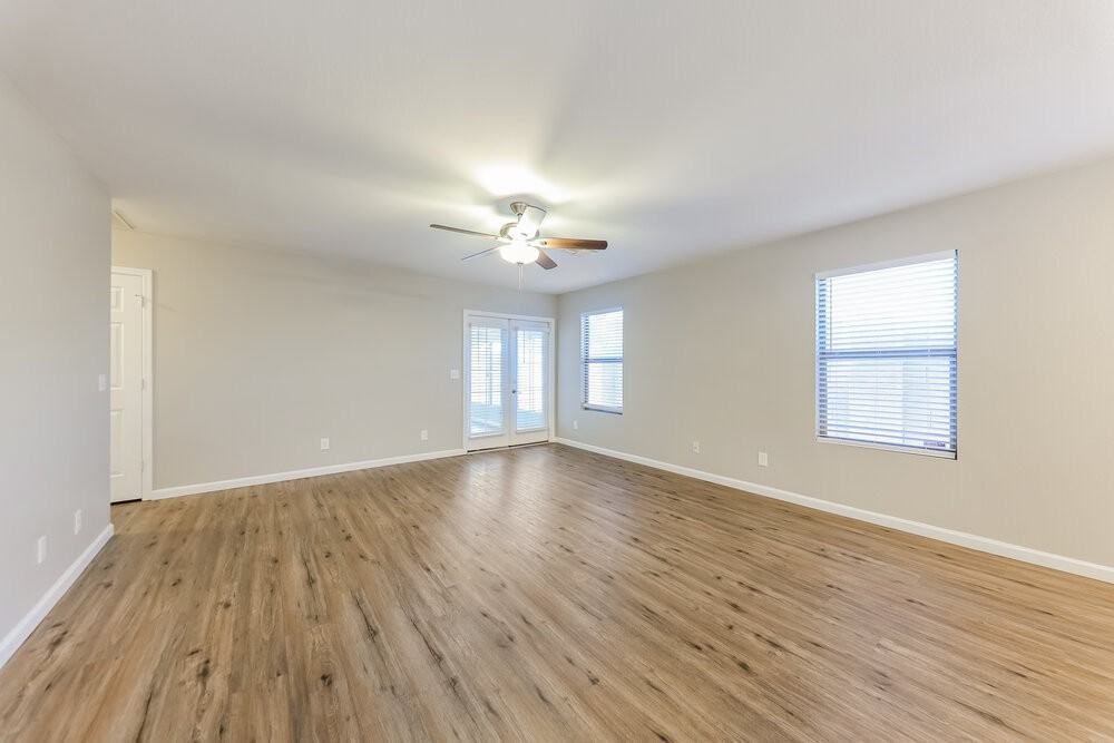 18611 N 22nd St - Photo 3 of 16