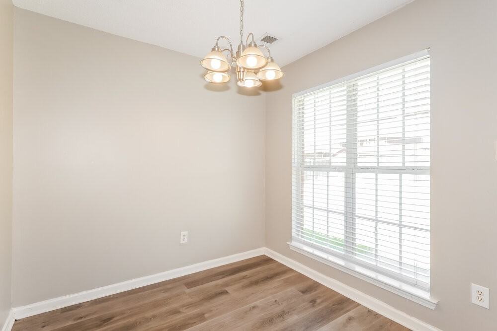 10734 Ridgefield Dr - Photo 6 of 17