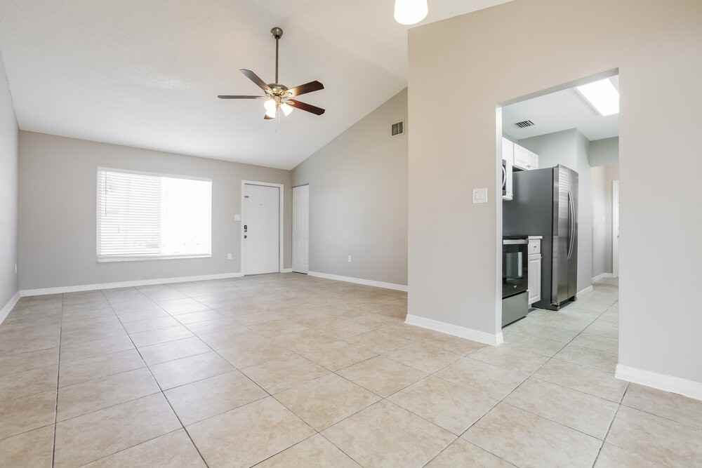 6248 Drucker Cir - Photo 5 of 17