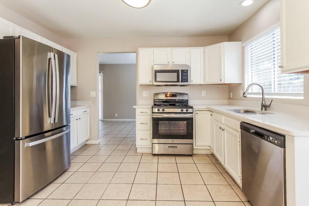 6157 N 87th Ln - Photo 6 of 16