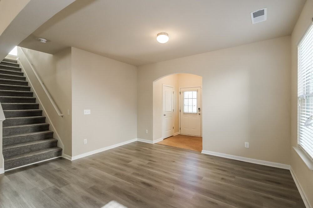 271 Bandelier Cir - Photo 7 of 17