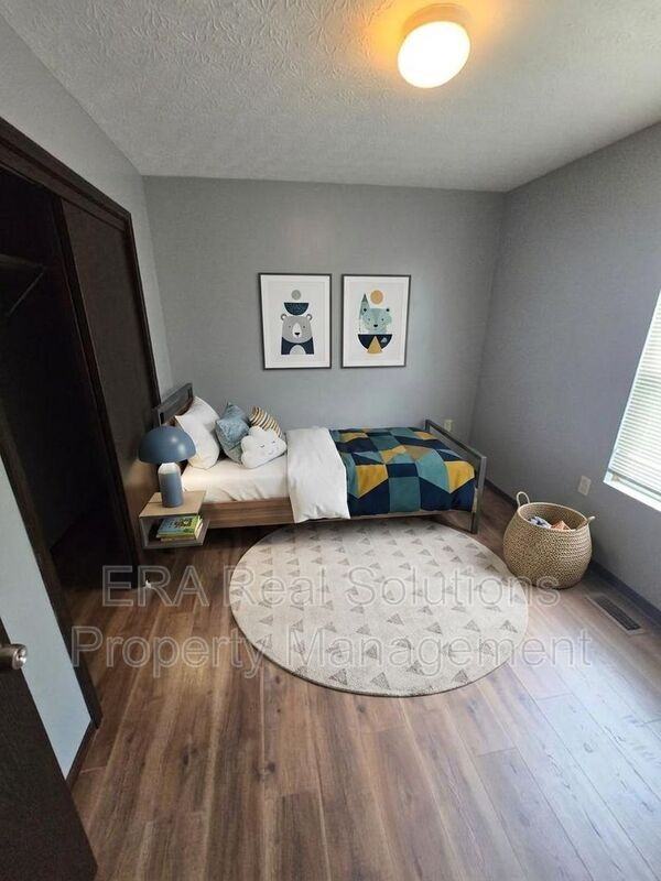 137 N Guilford Ave - Photo 3 of 18