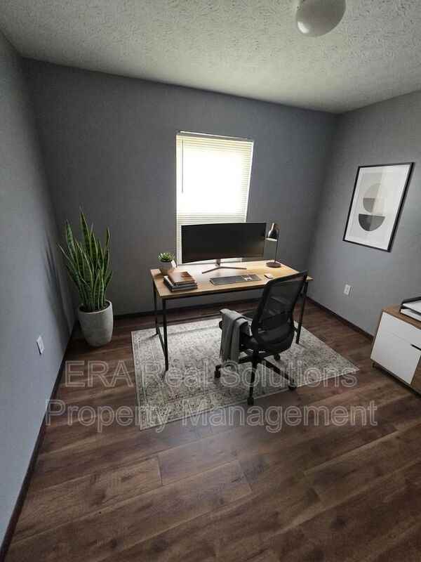 137 N Guilford Ave - Photo 4 of 18