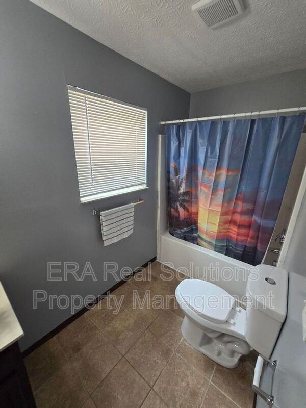 137 N Guilford Ave - Photo 5 of 18