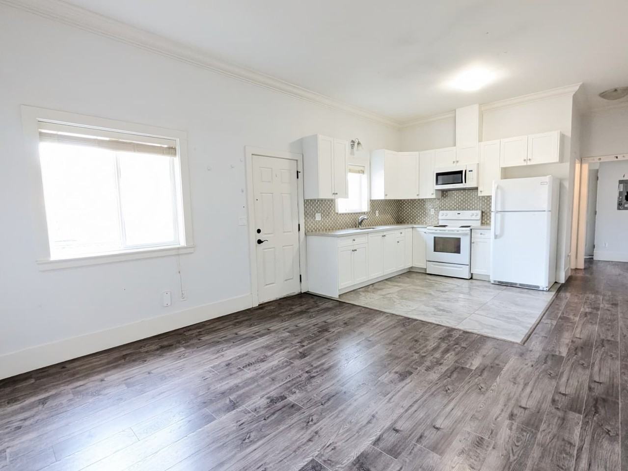 13950 Brentwood Crescent - Photo 2 of 11