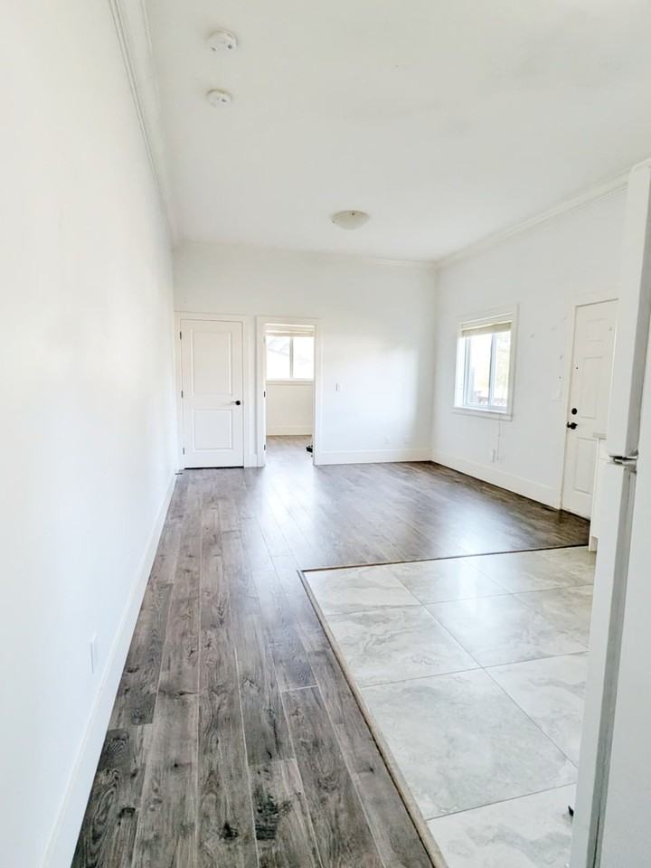 13950 Brentwood Crescent - Photo 5 of 11