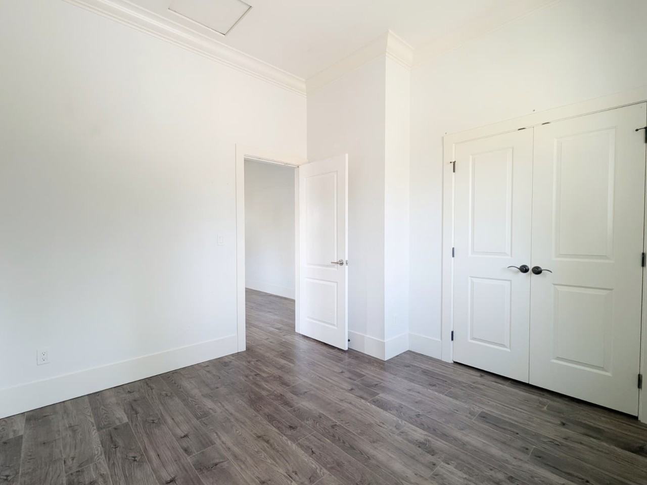 13950 Brentwood Crescent - Photo 7 of 11