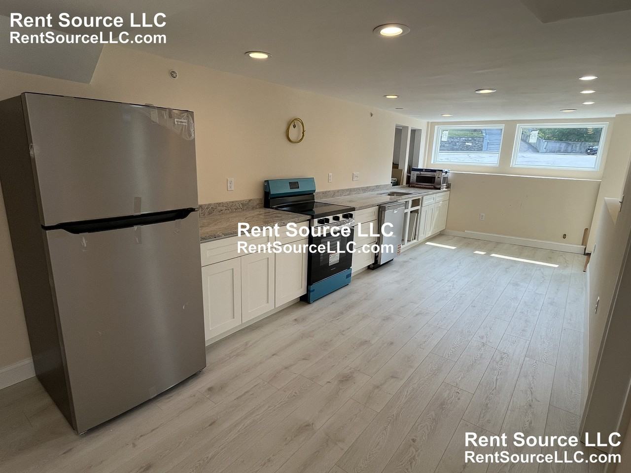 612 Main St - Photo 3 of 14