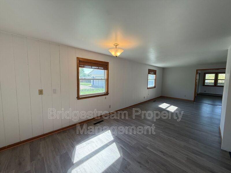 54 Benzell Dr - Photo 3 of 11