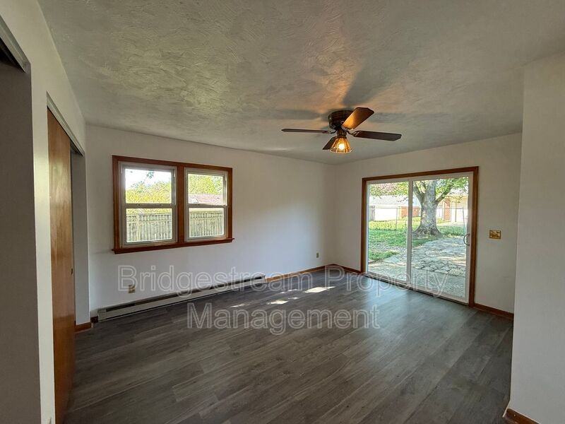 54 Benzell Dr - Photo 4 of 11