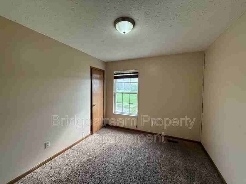 381 Sherman Dr - Photo 7 of 15