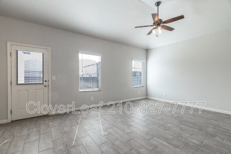 524 Willow Valley St - Photo 5 of 24