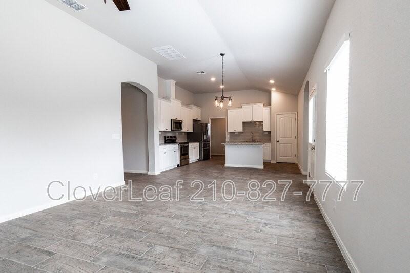 524 Willow Valley St - Photo 6 of 24